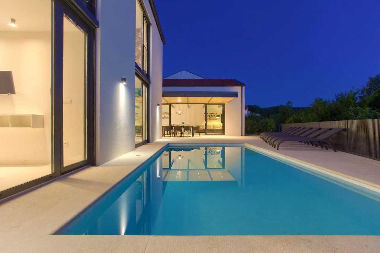 הוילה קלימנו Casa Bela וילה