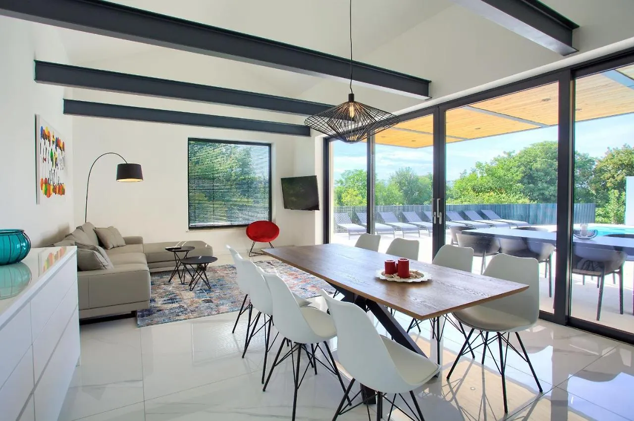 הוילה קלימנו Casa Bela